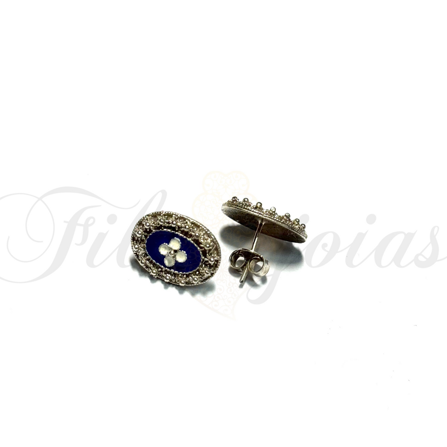 Brinco Oval de Esmalte com caramujos (tamanho pequeno)