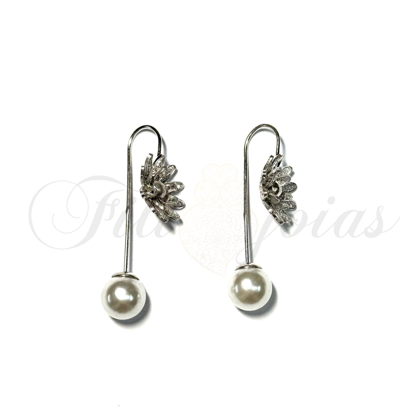 Brinco Pérola com Flor de Espinhos