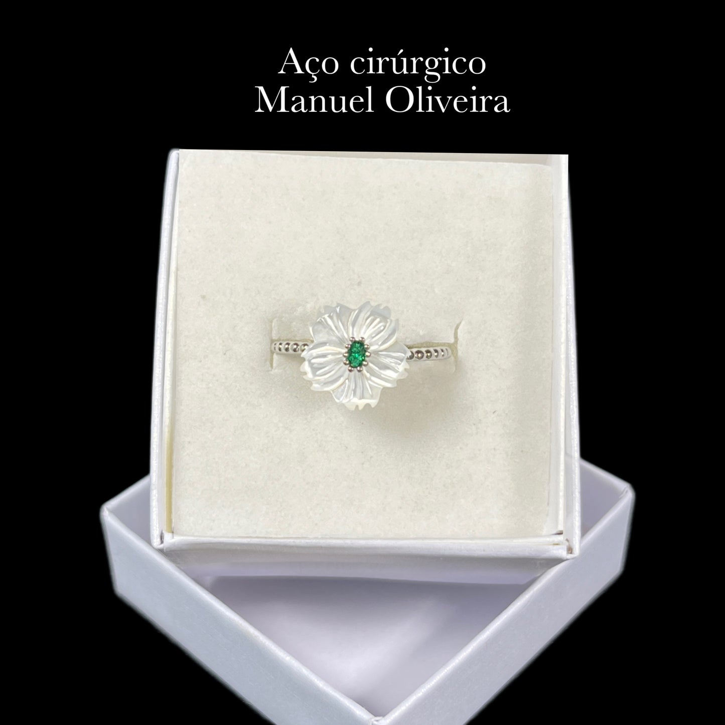 •Conjunto Flor em Mar de Pérola com Zircónia Verde Aço Cirúrgico Hipoalergênico