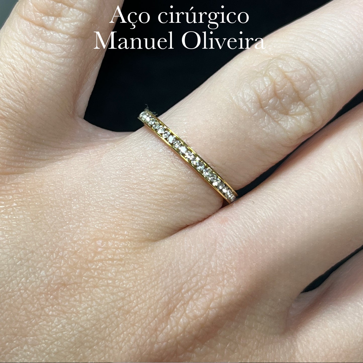 •Anel de zircónias em Aço Cirúrgico Hipoalergênico
