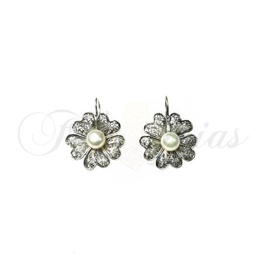 Brinco Flor de Cosmos