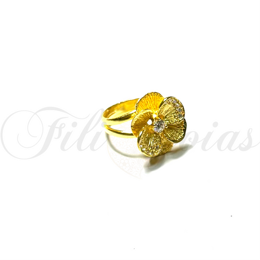 Anel Flor de Zircónias Brancas (estilo 2)